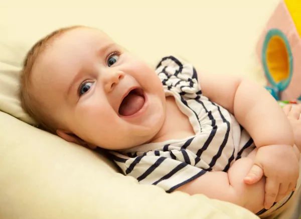Free Download Cute Baby Girl Having Fun Laughing - GFXLoad